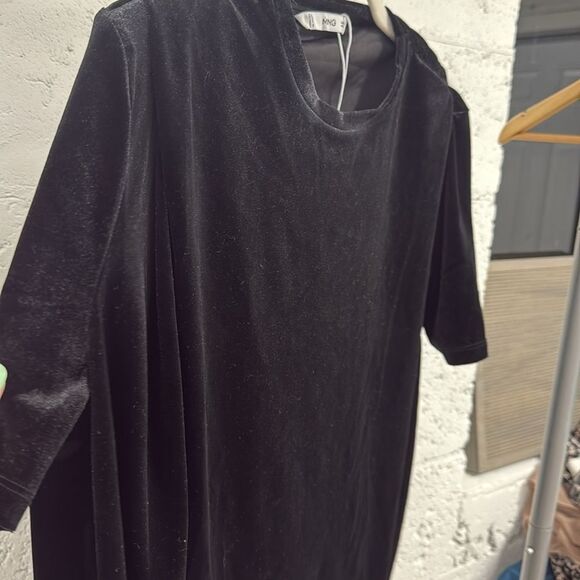 Mango Black Boxy Velvet Top - BRAND NEW - Size XS Short Sleeve Top - Picture 3 of 4